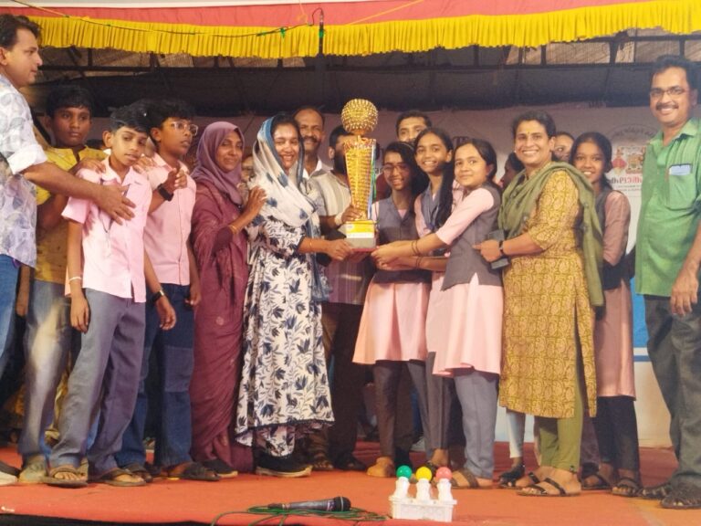 അരിക്കോട് ഉപജില്ല കലോത്സവത്തിൽ സംസ്കൃത വിഭാഗത്തിൽ ഓവറോൾ കിരീടം പത്തനാപുരം എ യു പി സ്കൂളിന്